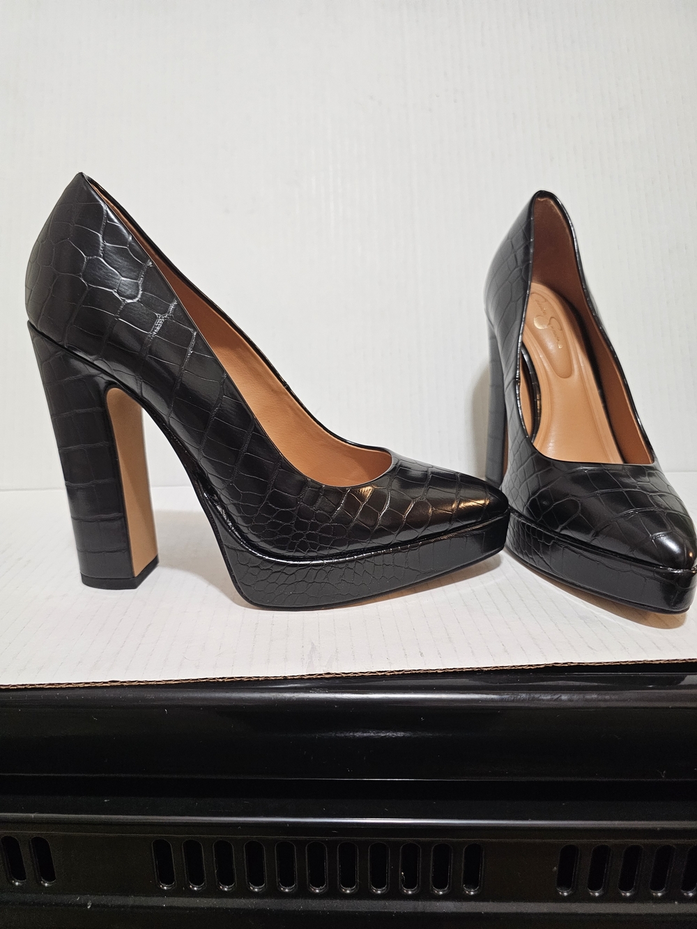 Jessica Simpson Glynis black Croco faux leather platform pumps Sz 7 1/2